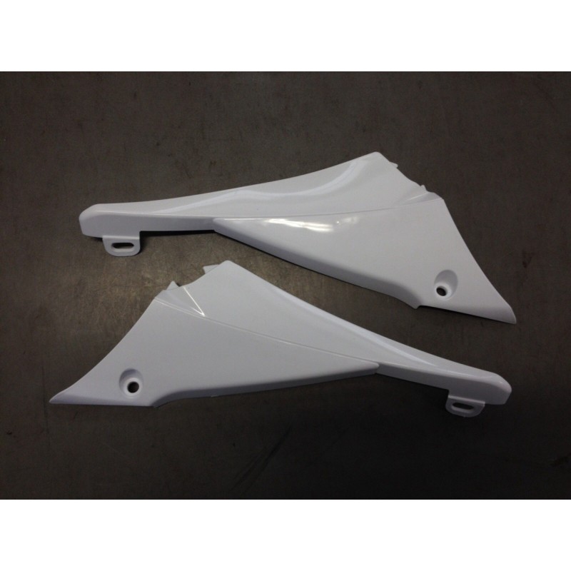 Raccordo convogliaotori-fiancatine laterali YZF450 10-13 white YA04827046  Other products