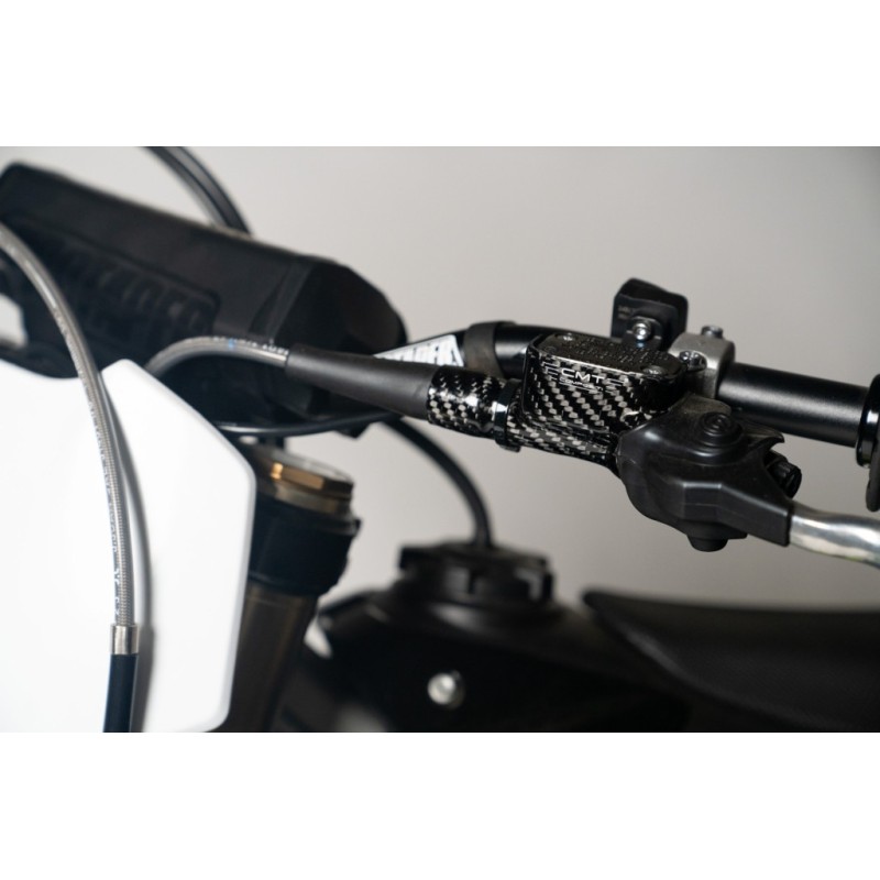 Schutz des Kupplungsgeberzylinders aus Carbon CMT | Triumph TF 250 X 2024+