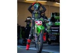 Jo Shimoda saluta il Pro Circuit Kawasaki Team