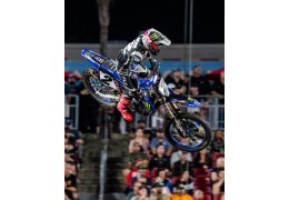 Caduta per Cooper Webb durante la giornata stampa del Supercross di Arlington