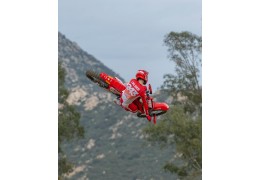 Intervento Chirurgico per Tim Gajser: Stagione Finita