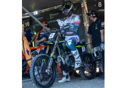 Camden McLellan rinnova con Triumph