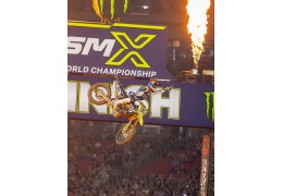 SUPERCROSS: Ken Roczen regala una vittoria al Team Suzuki Progressive