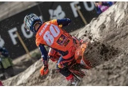 Andrea Adamo vince la sua prima manche in MX2