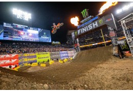 Supercross 2027: toutes les nouveautés concernant les circuits Est et Ouest, la Triple Couronne et le SMX Next