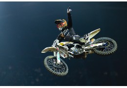 Supercross di Parigi: Malcolm Stewart è il nuovo Re di Parigi