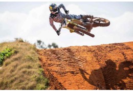 SUPERCROSS: Il Leggendario ''Bubba Scrub'' di James Stewart